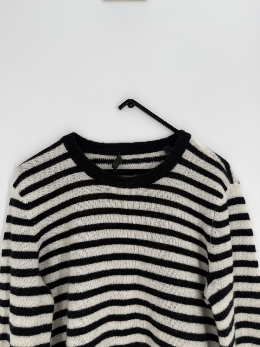 ATM Anthony Thomas Melillo 100% Cashmere Striped Crewneck Sweater In Black Chalk